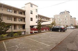 4th image of 400 Melrose Ave E APT 207