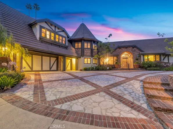 16825 Bajio Rd, Encino, CA 91436