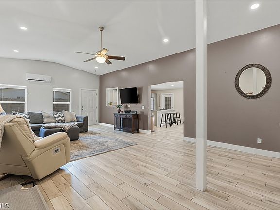 2nd image of 8635 Exeter St