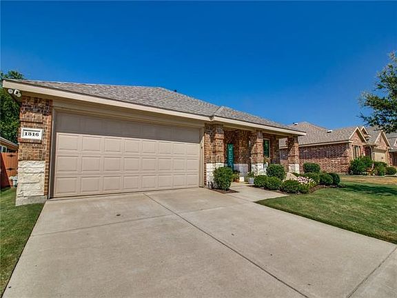 3rd image of 1316 Stanford Ln