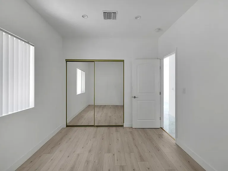 634 E Valencia Ave — Photo 20