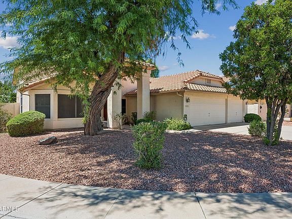 4th image of 244 N CORRINE Court