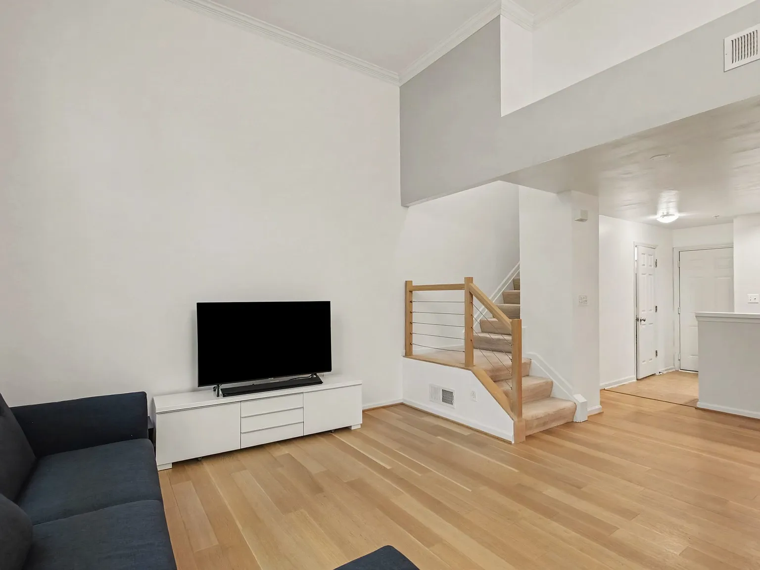 2 bed, 2.5 bath, 1200 sqft, $2,700 — Photo 3