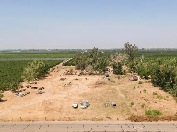 561 N Oliver Avenue, Sanger, CA 93657