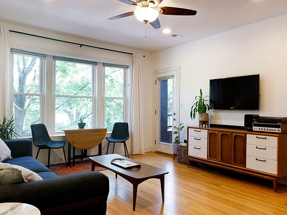 4th image of 4654 N Winchester Ave APT 2