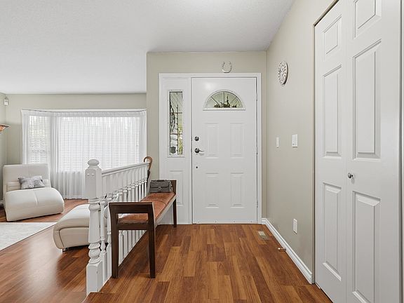 4th image of 12316 Southpark Cres