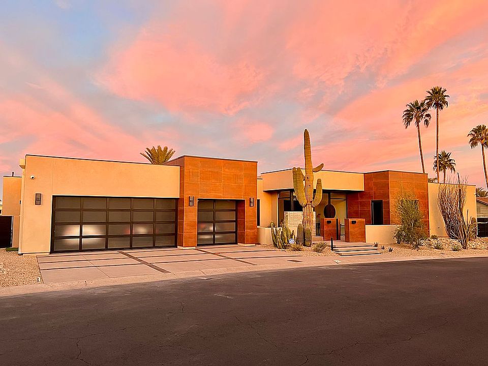 1st image of 5525 E Lincoln Dr #120