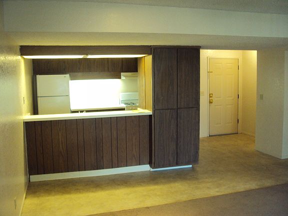 4th image of 236 N Crenshaw St
