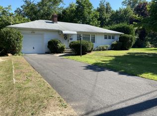 46 Beechwood Ter, Matawan, NJ 07747