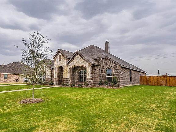 3rd image of 120 Diamond Ln