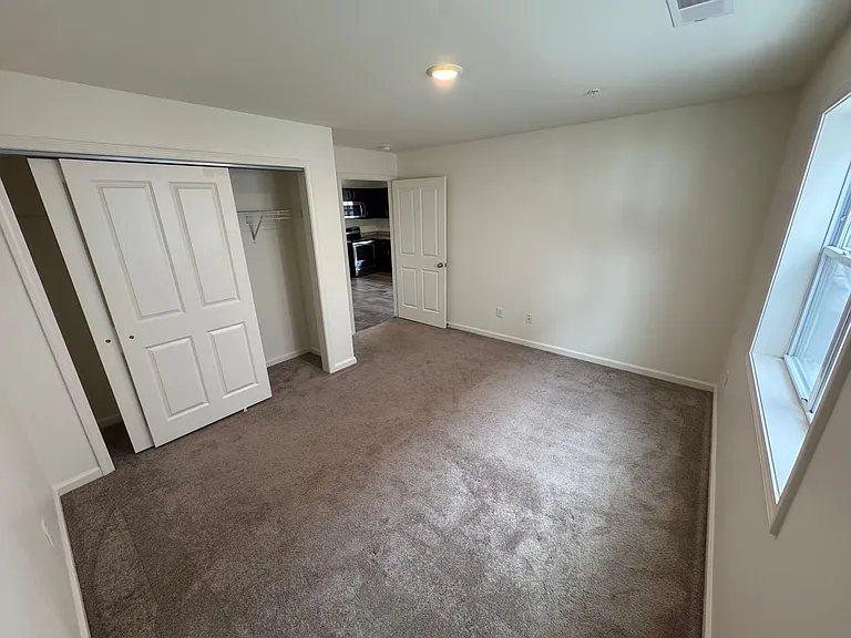 1047 Broadway - Modern Two Bedroom Apartments — Photo 6