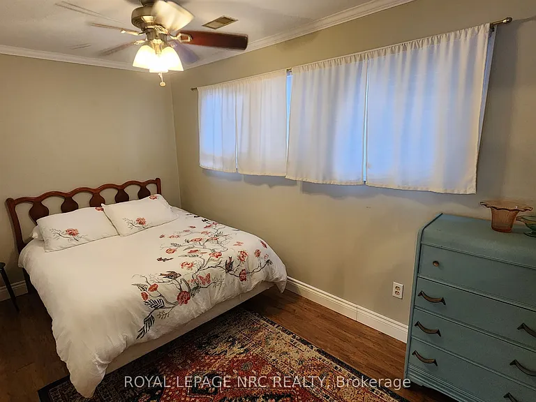 215 Devon Pl — Photo 9