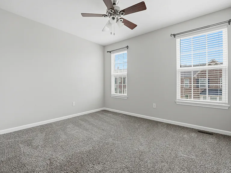 202 Pointe View Dr — Photo 14