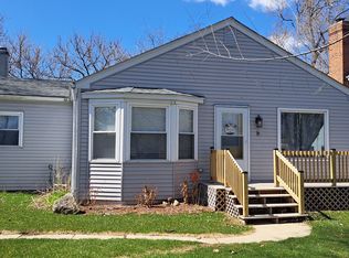 33238 N Valley View Dr, Grayslake, IL 60030