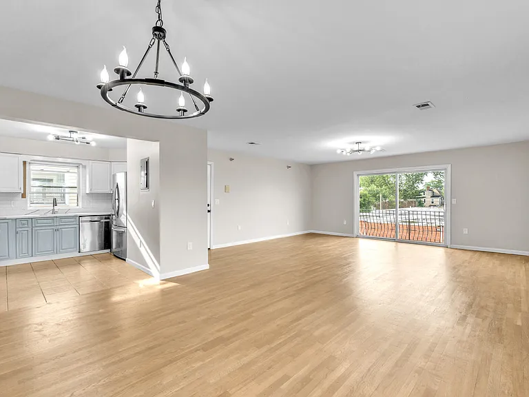 15-17 Wharton St #3 — Photo 2