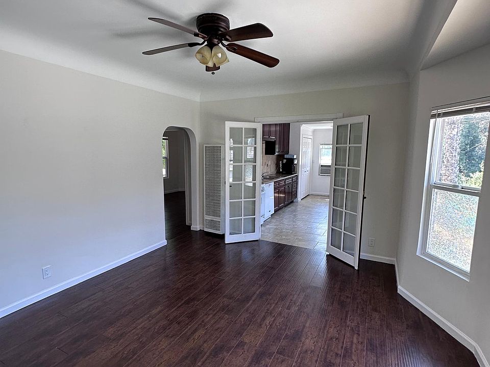 1st image of 2272 Cove Ave #1