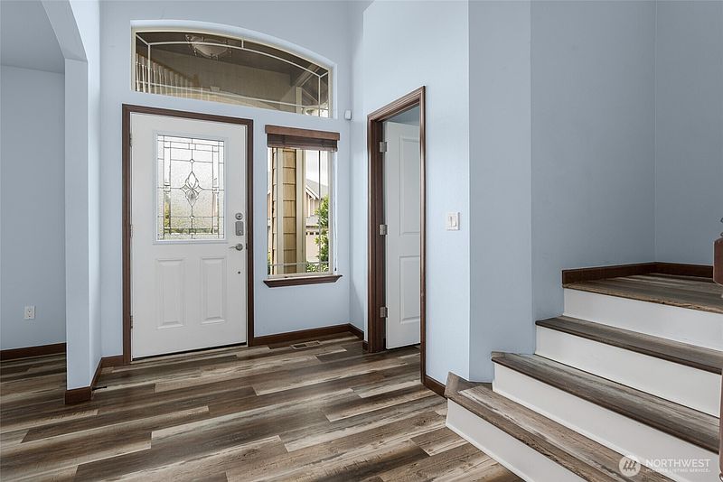 2nd image of 1033 Lyle Ridge Circle