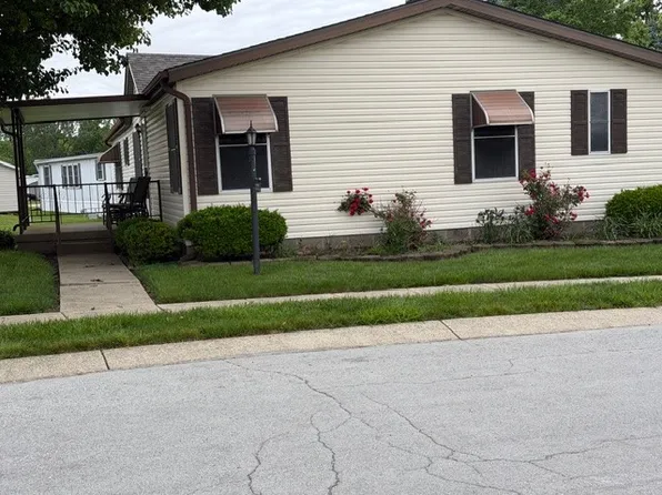 137 S Point Dr, Fairborn, OH 45324
