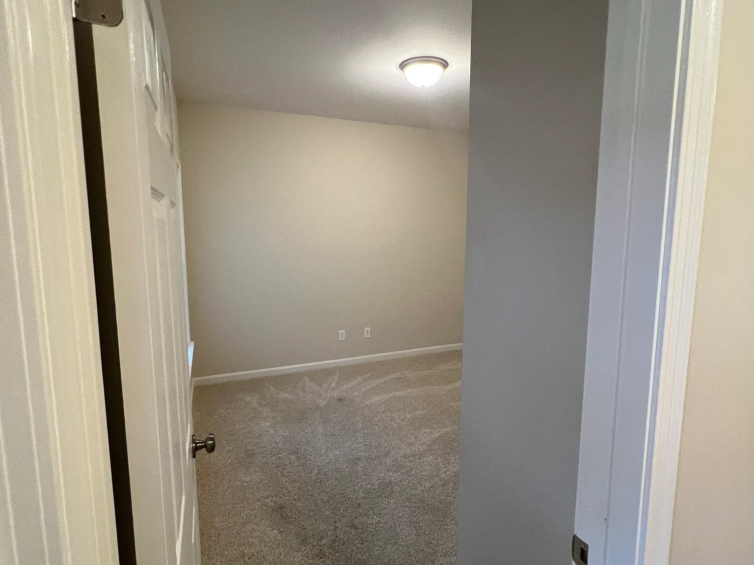 7 bed, 3074 sqft, $3,000 — Photo 4
