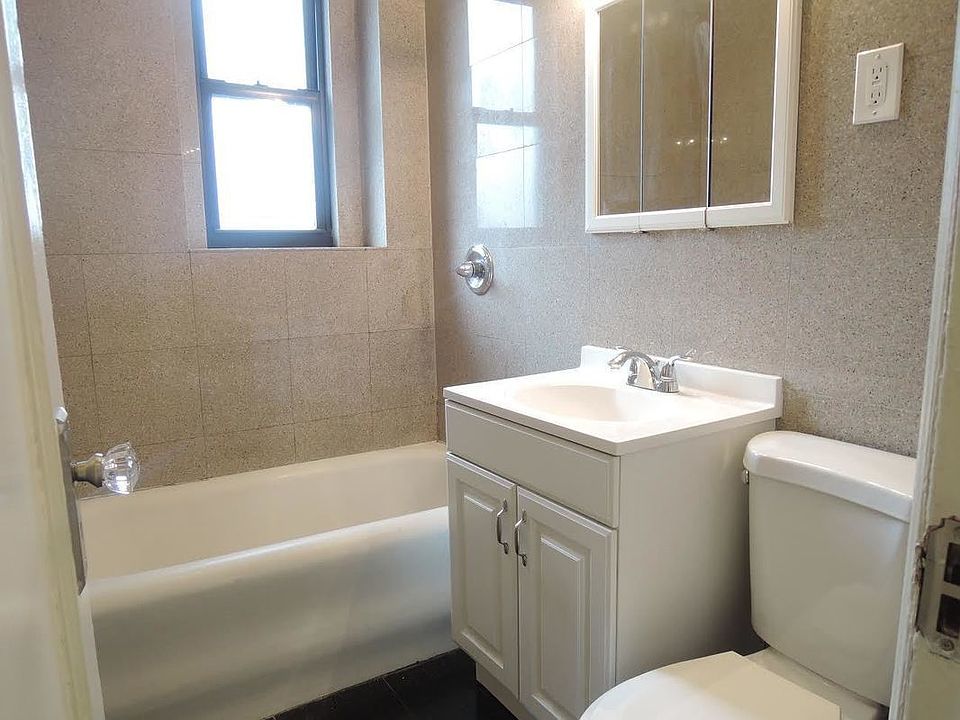 2nd image of 2267 35th St APT 1D