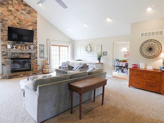 4th image of 61183 Fellows St