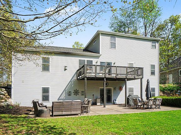 2nd image of 2516 Vanhorn Ct