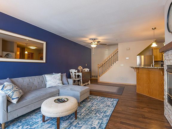 2nd image of 462 Mission Hills Way E