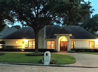 15810 S Barkers Landing Rd, Houston, TX 77079