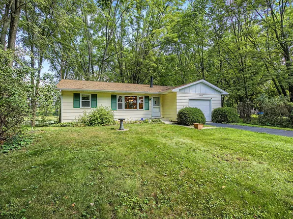 1940 Maple Grove Rd, Jackson, MI 49201