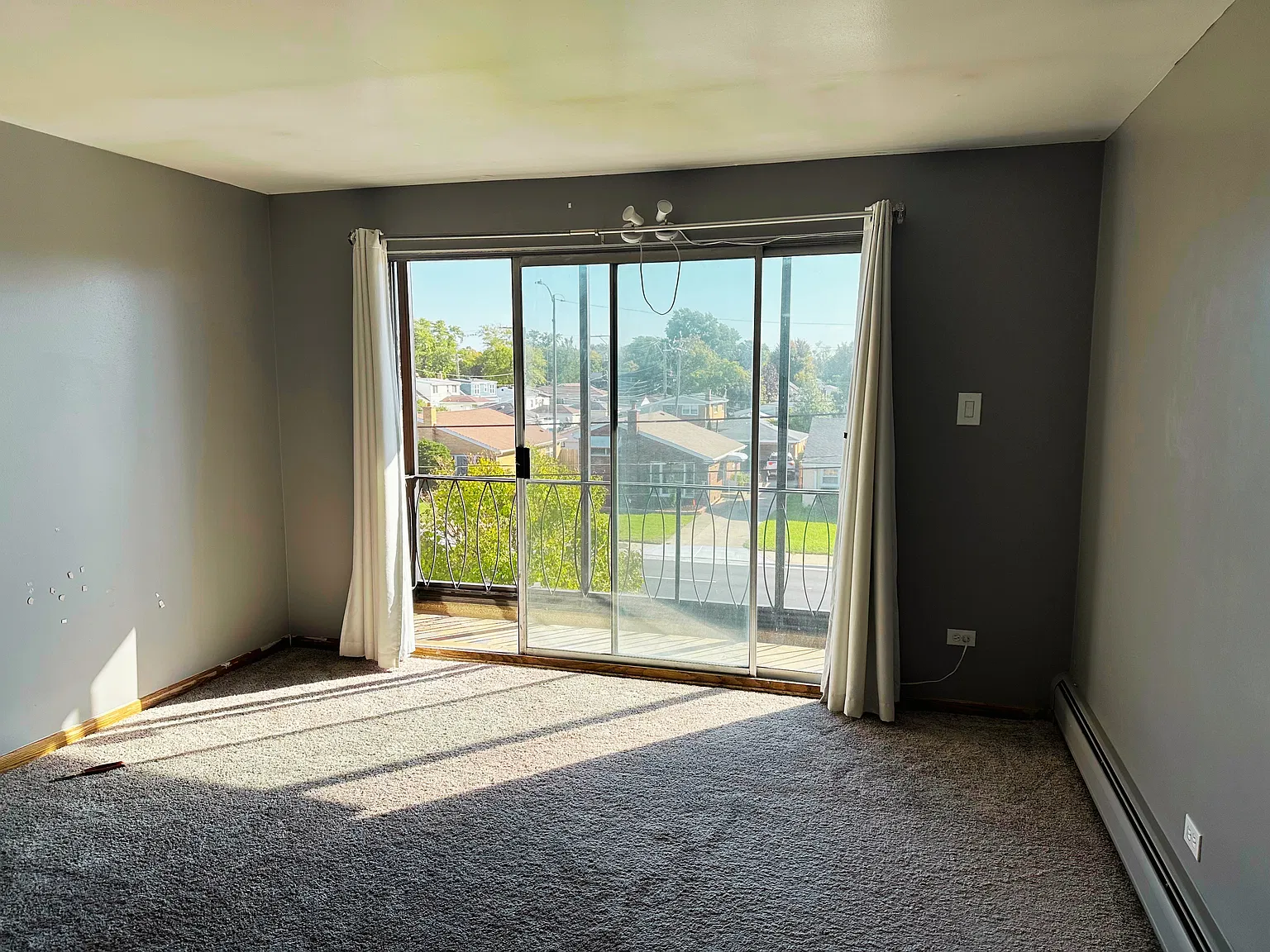 2 bed, 900 sqft, $1,650 — Photo 2