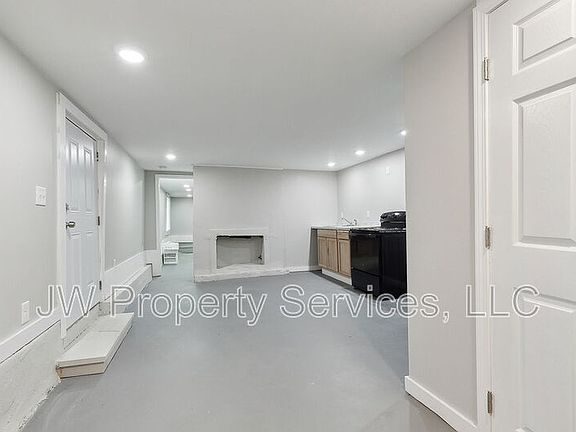 2nd image of 2301 Peniston St Unit 3