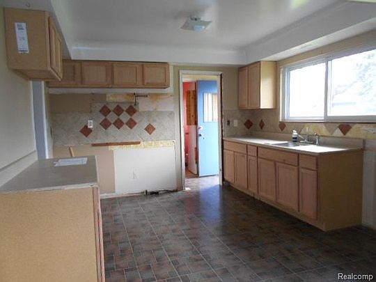 2nd image of 27900 Santa Ana Dr