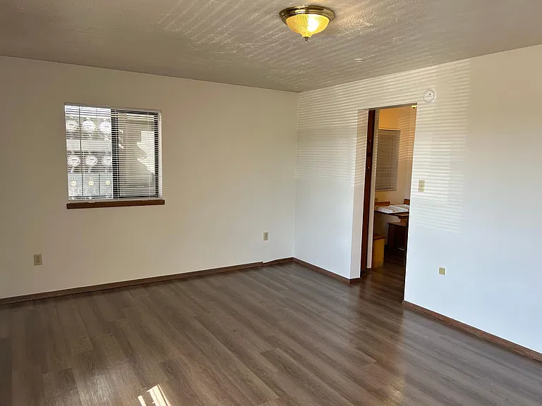 713 3rd St #11 — Photo 3