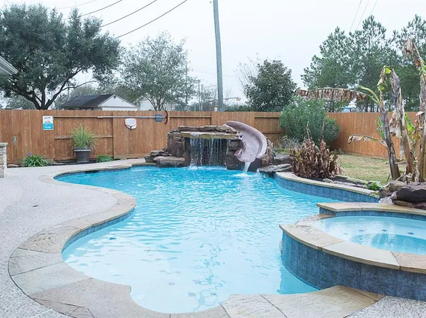 11407 Columbia Pines Ln, Cypress, TX 77433