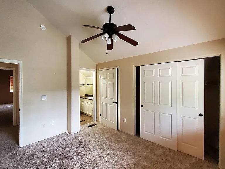 107 W Sherwood Dr — Photo 16