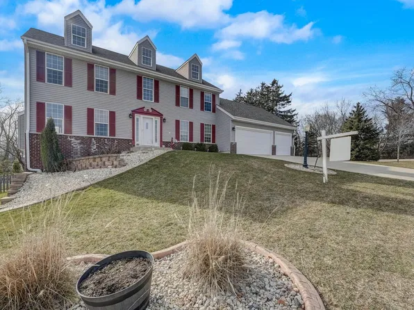 1401 Old Spruce ROAD, Burlington, WI 53105