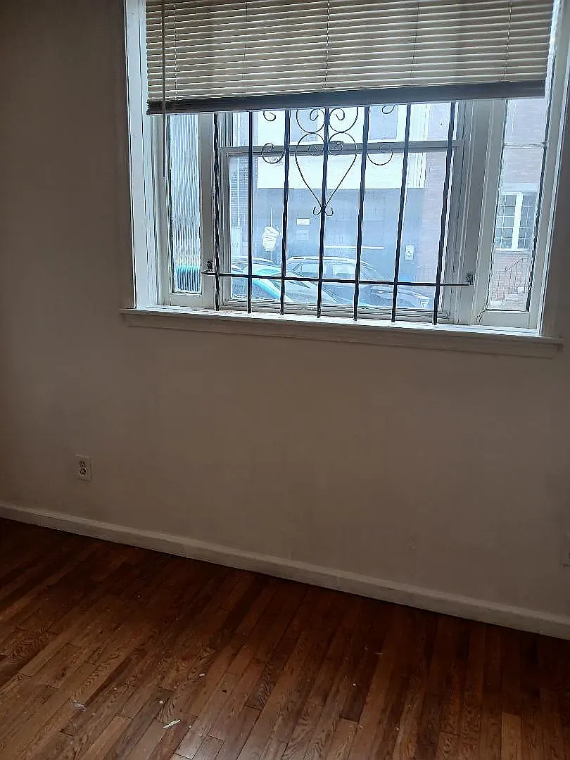 1 bed, $895 — Photo 1