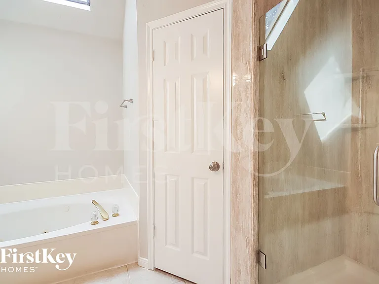 2303 Prestwick Dr — Photo 13