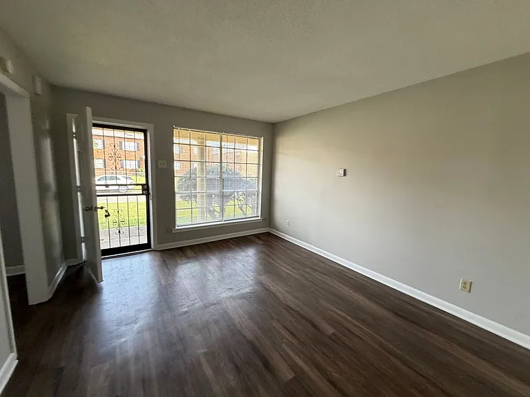 3677 Hillbrook Rd — Photo 3