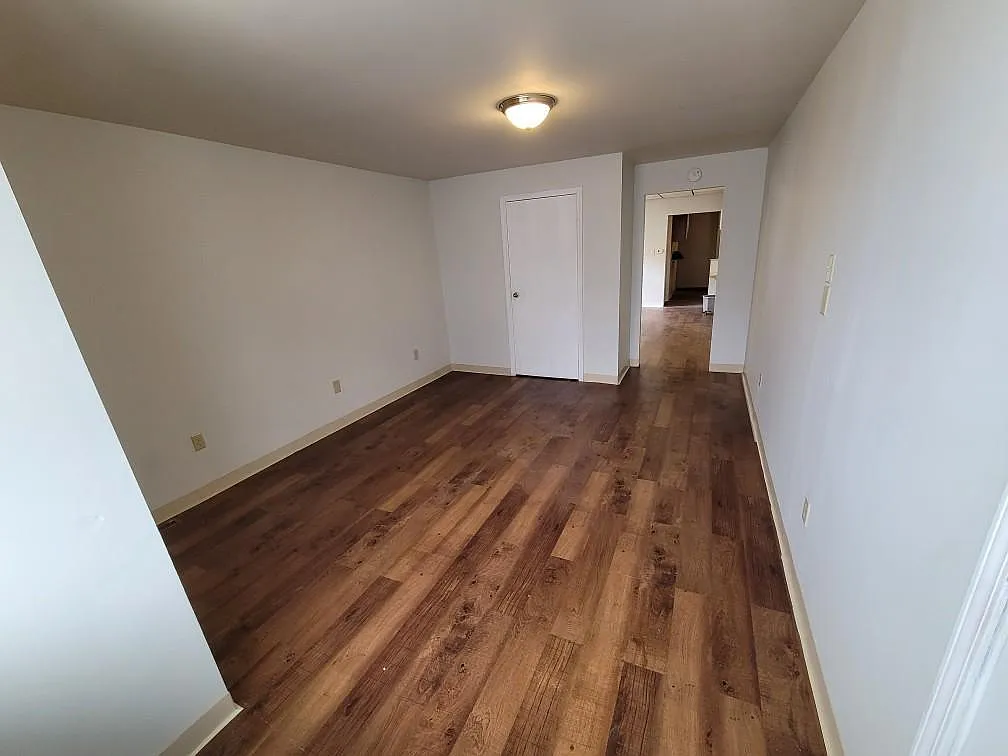 24 Howard St — Photo 2