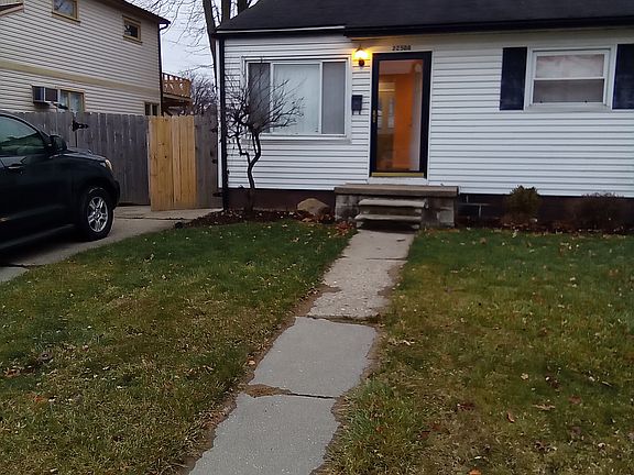 2nd image of 22508 Stephens St
