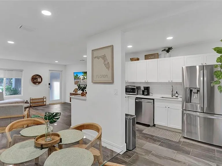 1121 SW 15th Ave — Photo 4