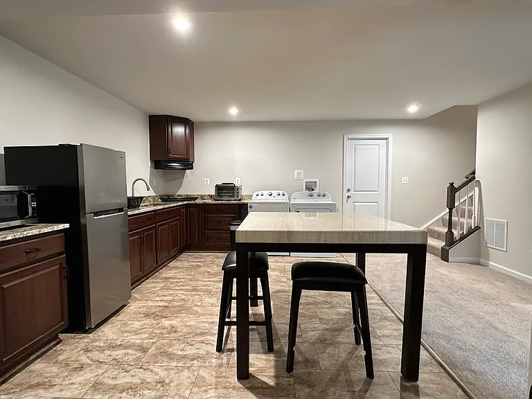 Birch Leaf Cir — Photo 1