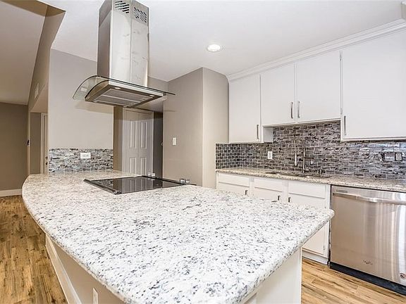 3rd image of 4909 Walker Dr