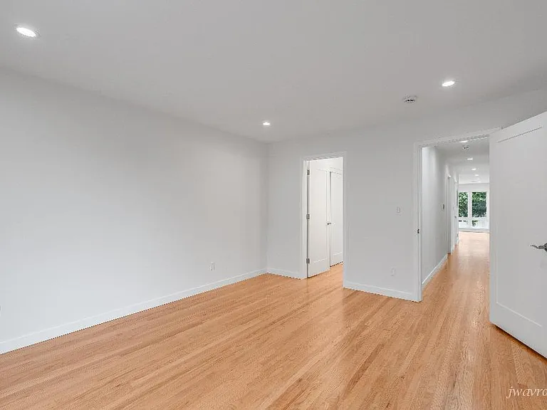 2714 Noriega St — Photo 14