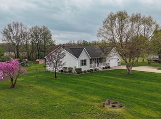 29314 Saddlebred Ln, Dowagiac, MI 49047