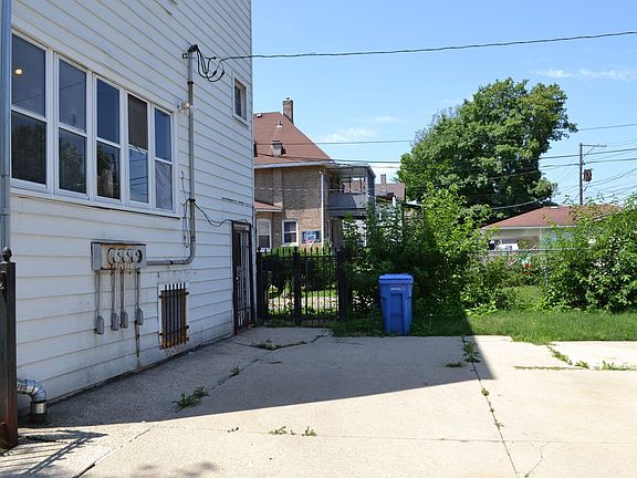 4th image of 5500 W Walton St