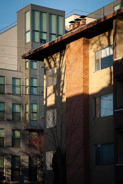 2501 Benvenue Ave — Photo 1