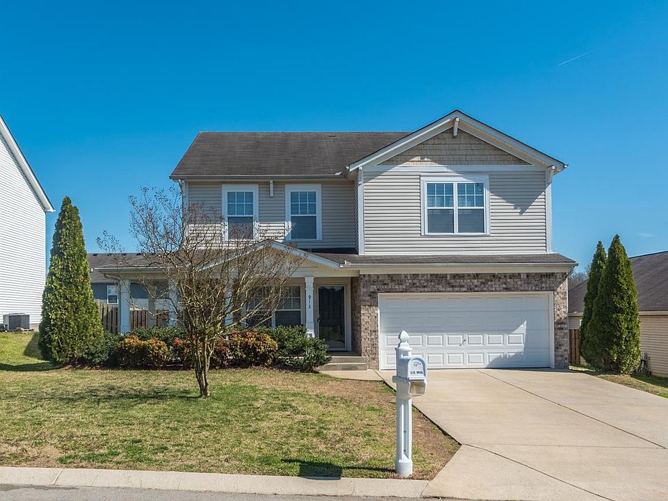 1st image of 913 Grand Oak Dr