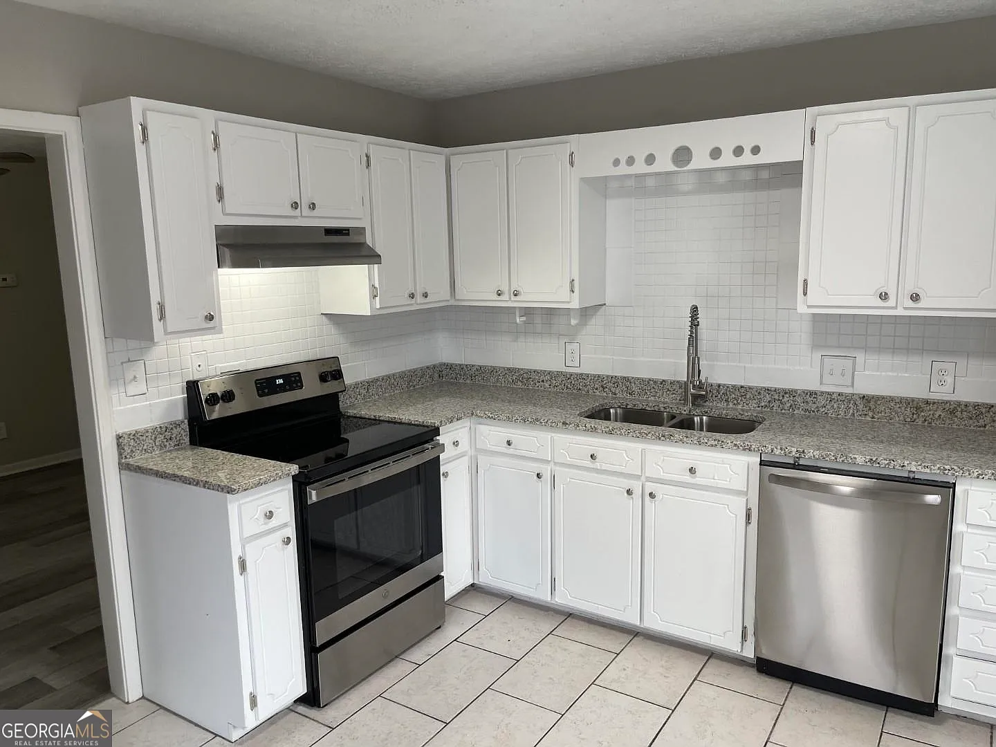 2 bed, 2.0 bath, 1183 sqft, $1,495 — Photo 3